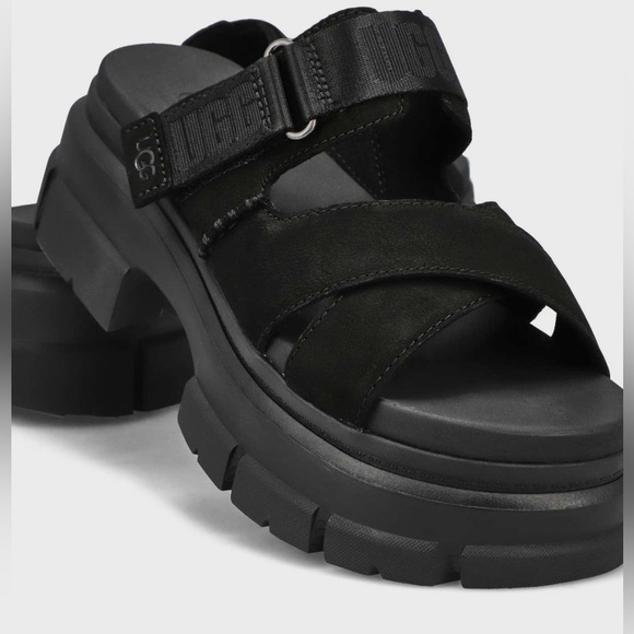 UGG Ashton Black Platform Slide Sandals Size 9 Women’s Chunky Criss Cross Strap - Picture 2 of 16